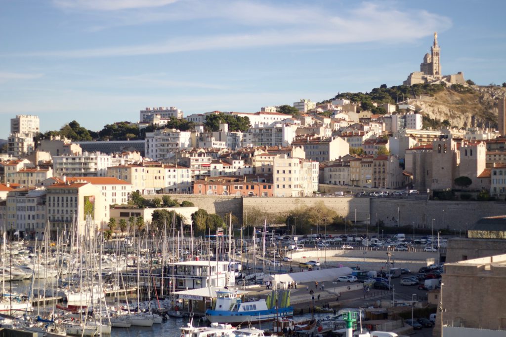 Marseille bolo historicky prvou zastávkou pre milióny migrantov z bývalých francúzskych kolónií