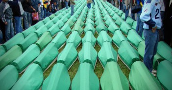 Holokaust nie je jediná genocída, ktorú u nás konšpirátori spochybňujú. Toto píšu o tej v Srebrenici