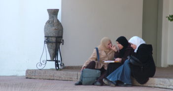 Americkí výskumníci ukázali, ako zákaz hidžábov v Európe zhoršil integráciu muslimiek