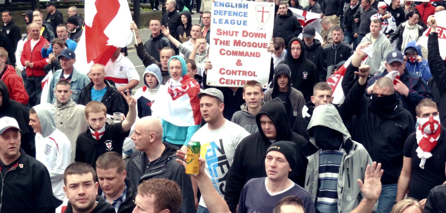 Britský novinár: Podpora krajnej pravice dosahuje úroveň 30. rokov Podpora krajnej pravice dosahuje úroveň 30. rokov