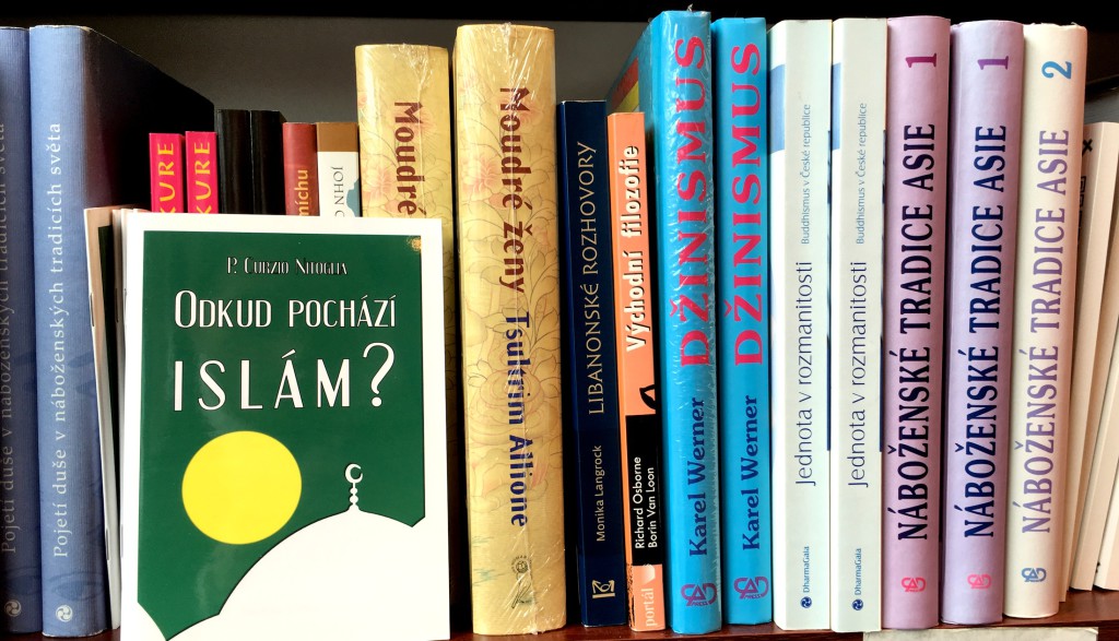 Tieto extrémistické knihy sme našli v obchodoch medzi literatúrou o isláme
