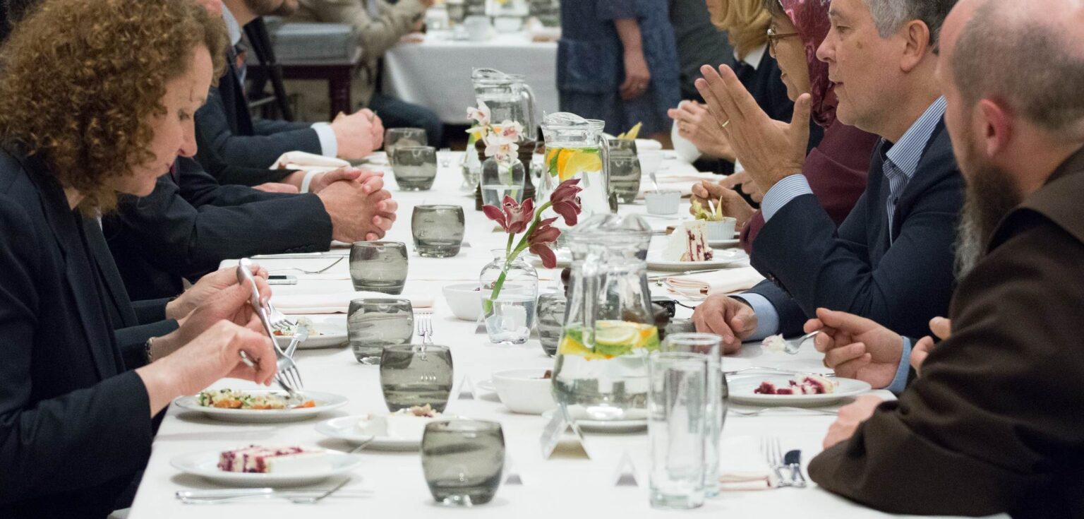 Tretí ročník slávnostnej ramadánskej večere v Bratislave prilákal aj nové tváre