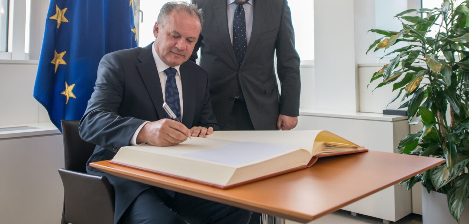 Prezident Kiska upozornil na nenávistné internetové stránky na Slovensku, vrátane protimuslimských