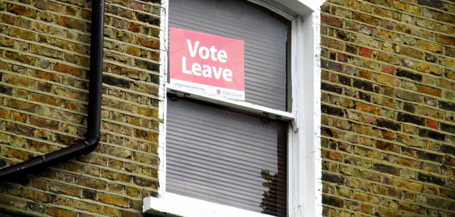 Dozvuky brexitu: Briti sa pustili do cudzincov