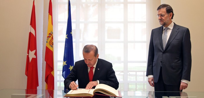 AKP oznámila prezidentskú kandidatúru premiéra Erdogana