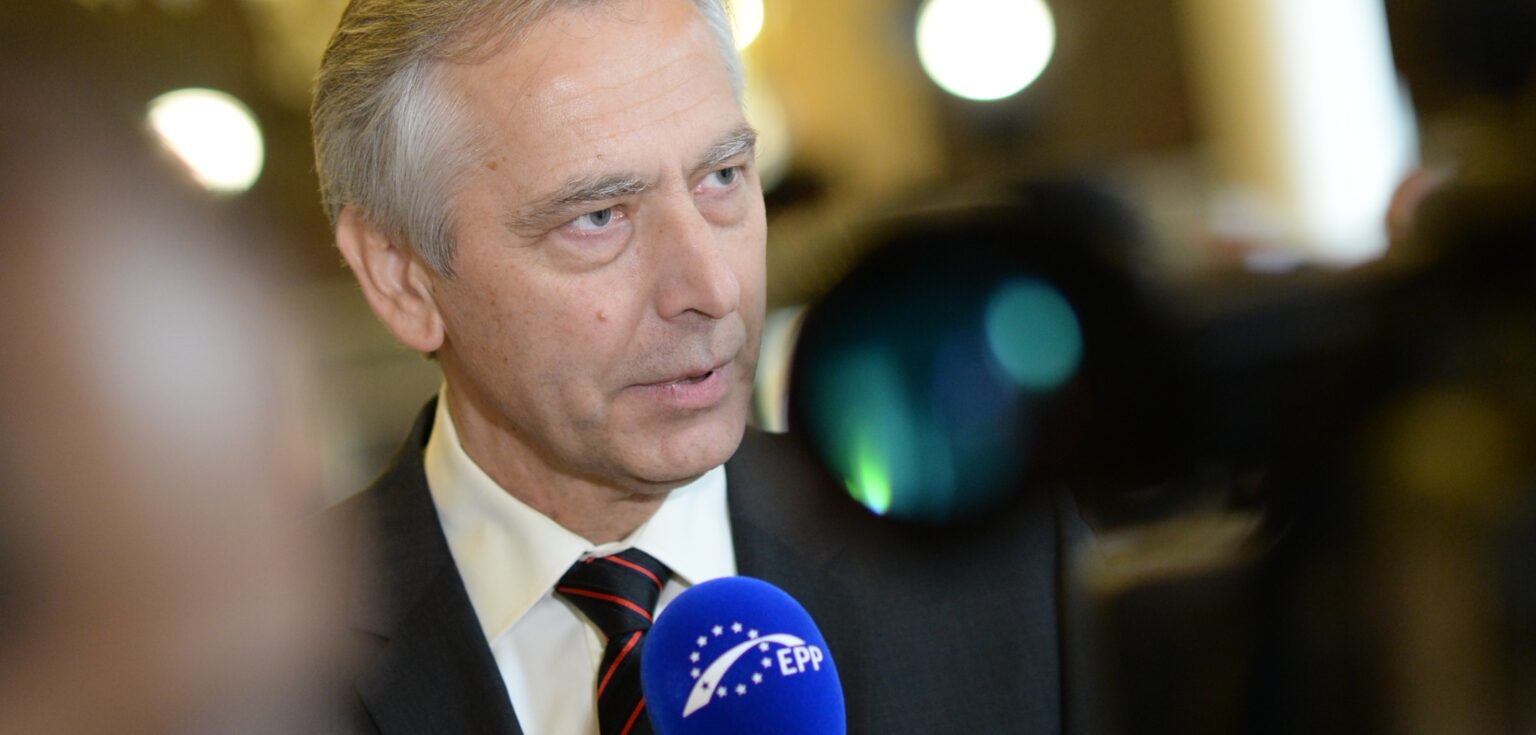 INS: Fígeľ nie je známy záujmom o náboženskú slobodu