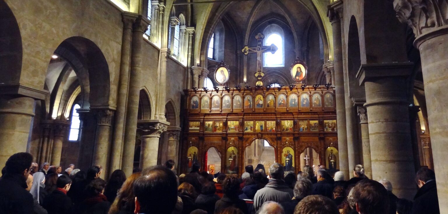 Detský zbor v známom francúzskom kostole spieval jednu z najstarších islamských piesní Detský zpor v známom francúzskom kostole spieval jednu z najstarších islamských piesní