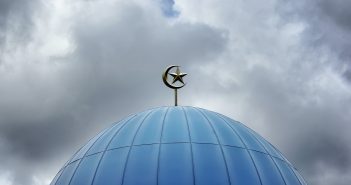 História moslimov na Slovensku: Od správ arabských cestovateľov až po rozdelenie republiky História moslimov na Slovensku: Od správ arabských cestovateľov až po rozdelenie republiky