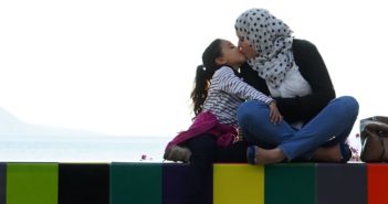 Emotívne priznanie dcéry svojej matke: „Niekedy mám pocit, že byť muslimkou je zločin“ Emotívne priznanie dcéry svojej matke: „Niekedy mám pocit, že byť muslimkou je zločin“